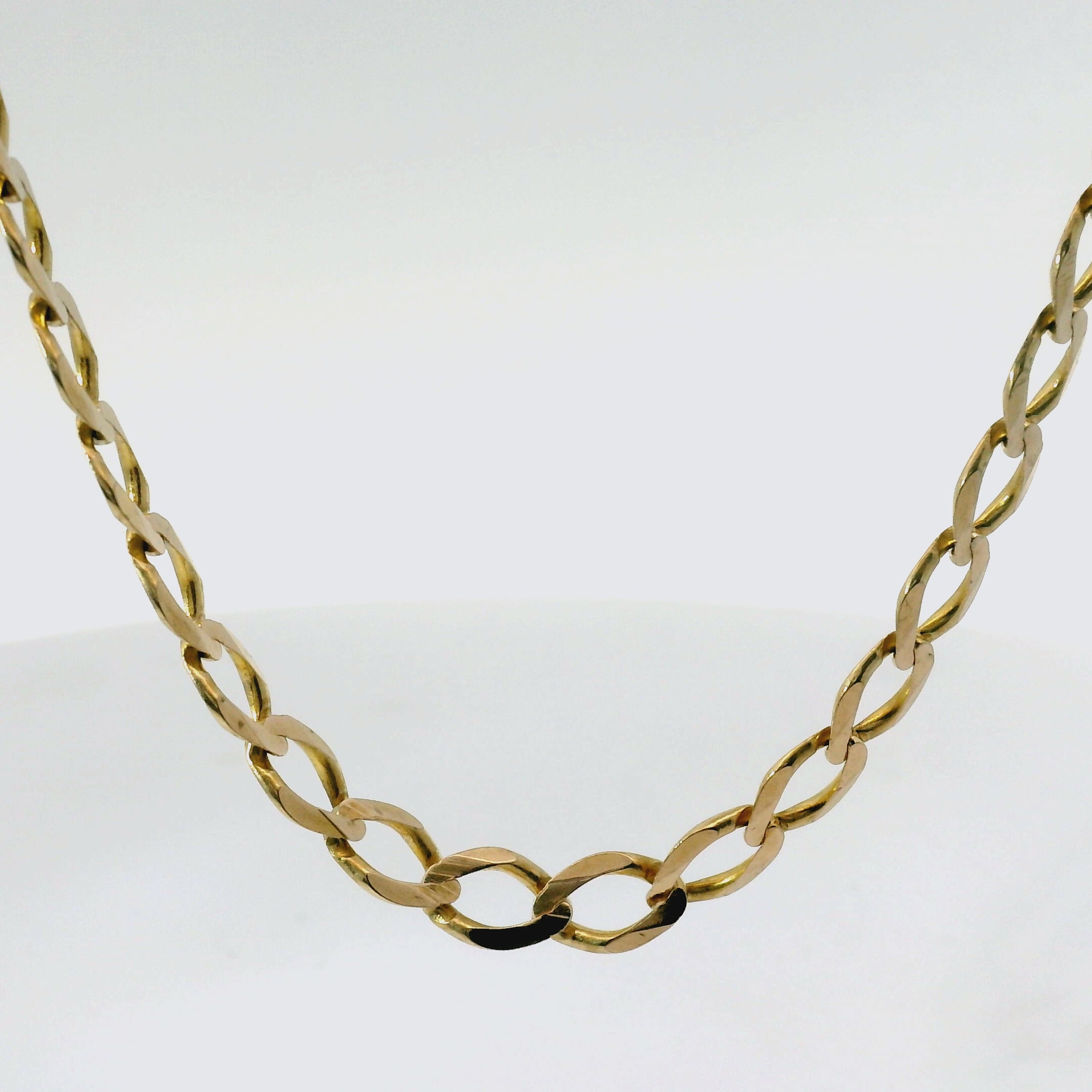 20" Pre-owned 9CT Flat Curb Chain (10.3g)