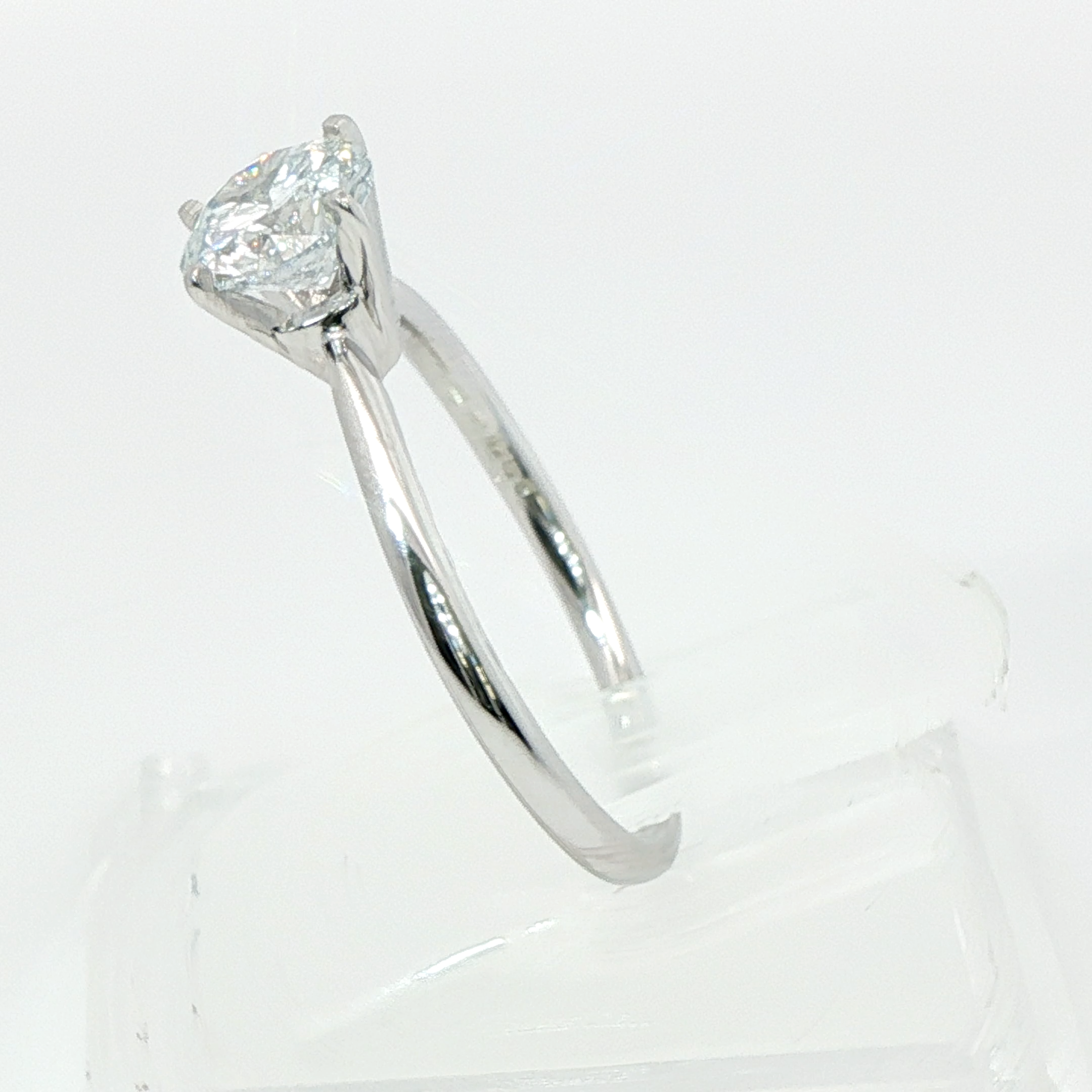 Diamond Solitaire 1CT VS2 F 9CT White Gold Ring Size P