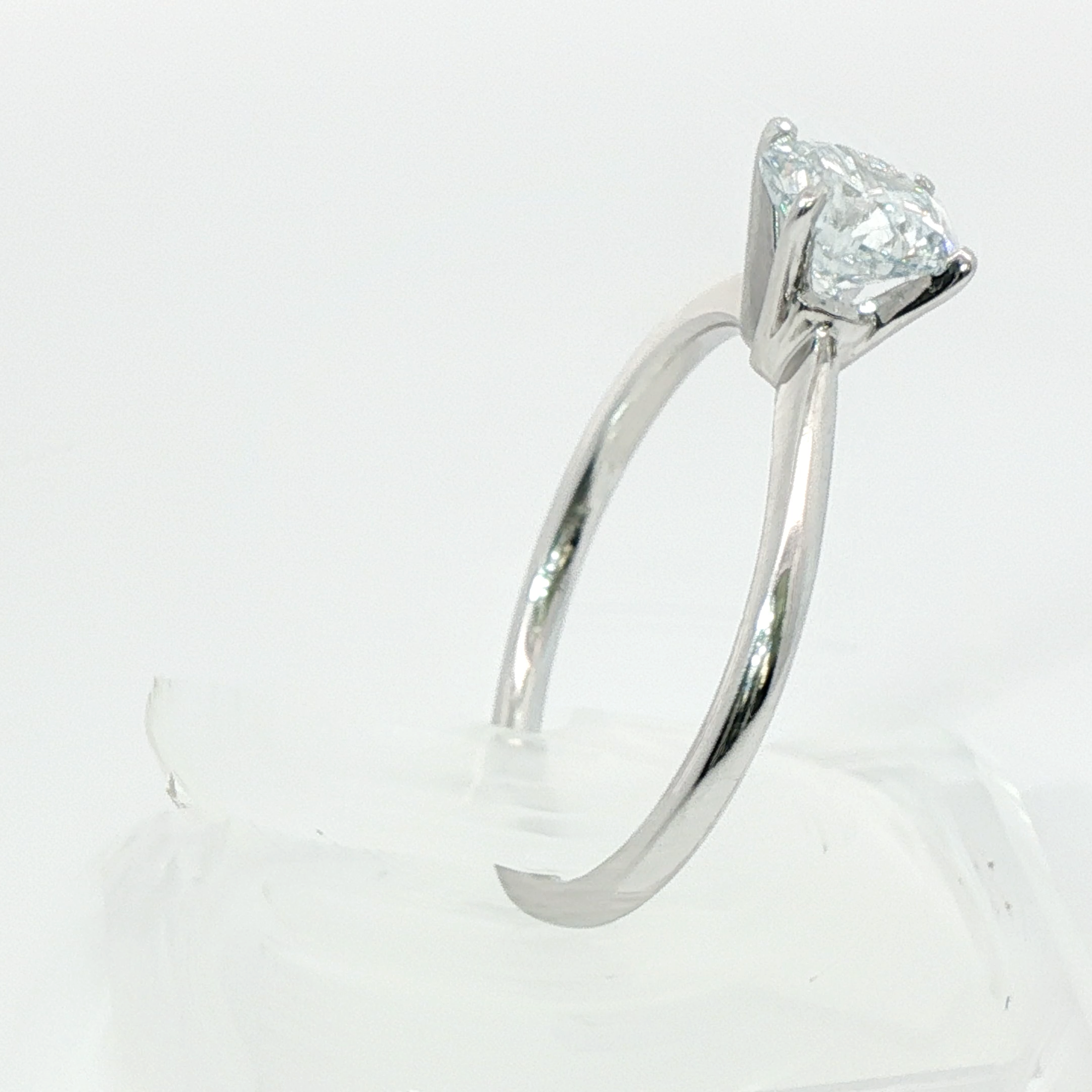 Diamond Solitaire 1CT VS2 F 9CT White Gold Ring Size P