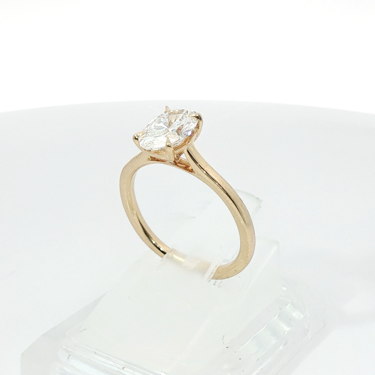 Oval Solitaire Taper Shoulders 1CT VS1 E/F 18CT Yellow Gold Ring Size J