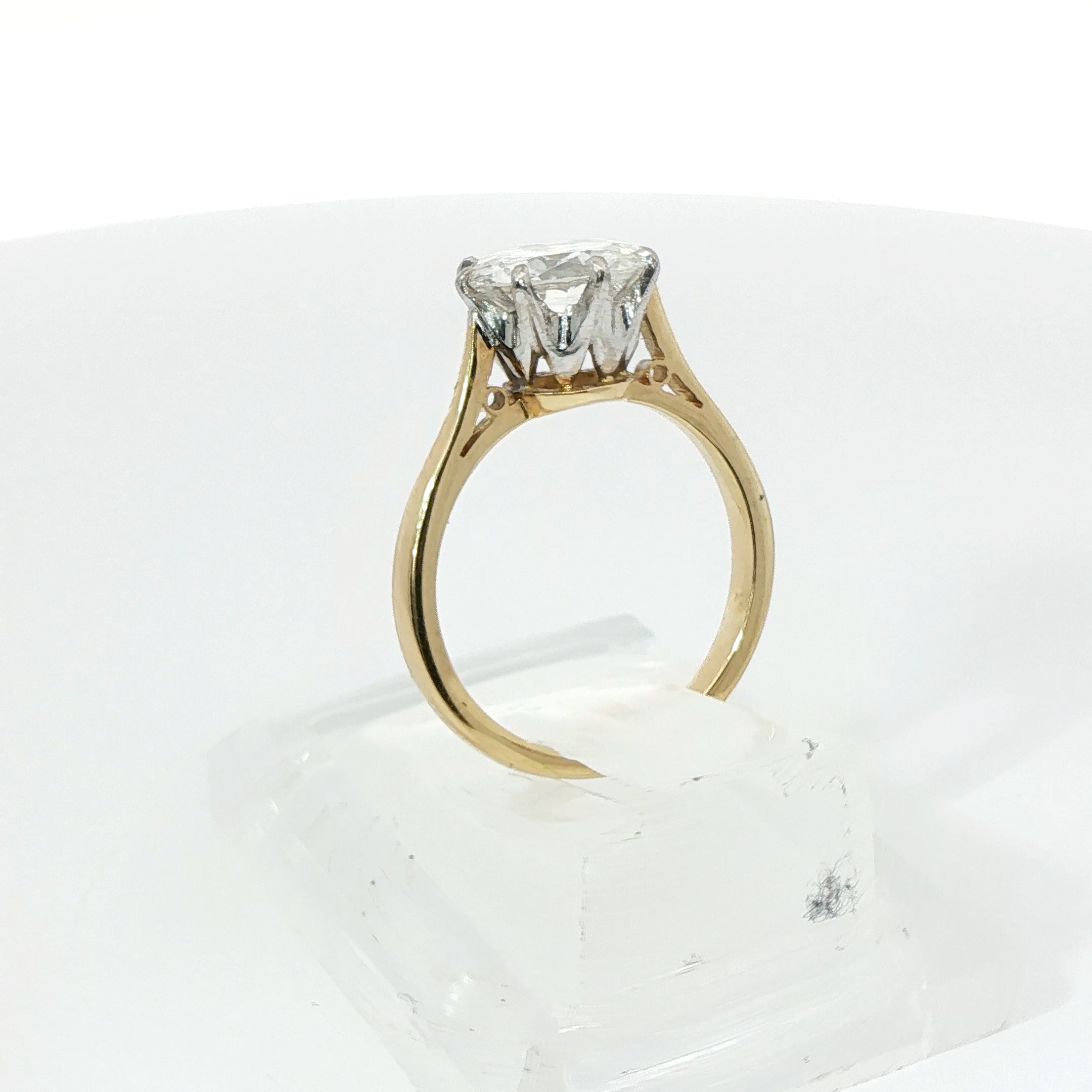 Round Brilliant 8 Claw Solitaire 2CT VS2 F 18CT Yellow Gold Ring Size I