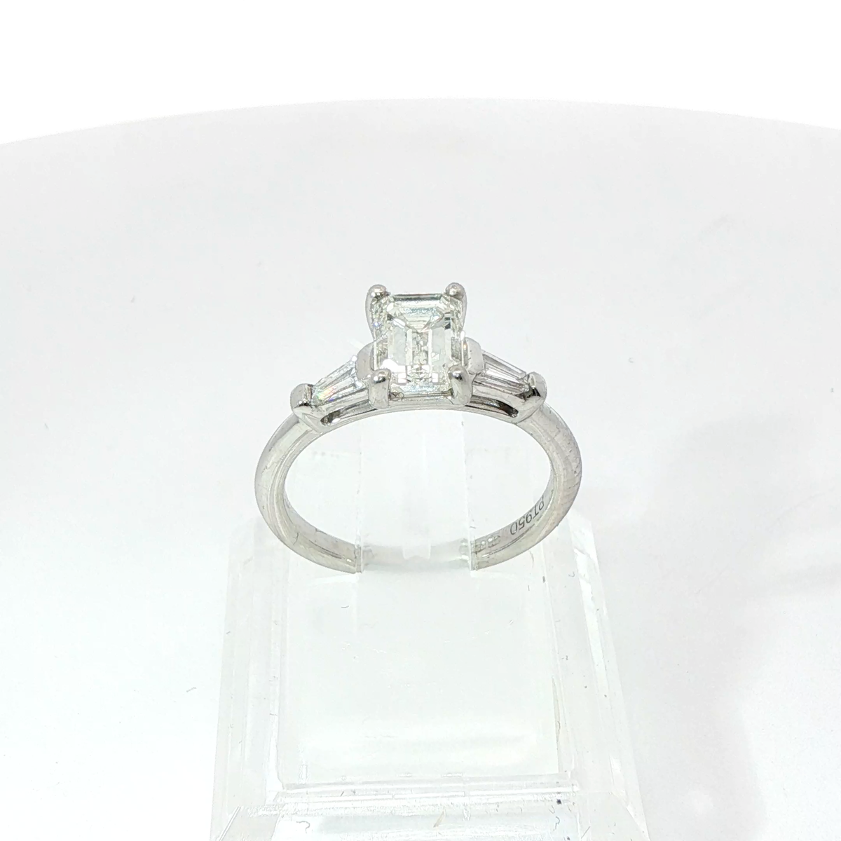 3 Stone Set Emerald / Tapered Baguette 0.75CT Centre TCW 1CT VS1 G-H Platinum Ring Size I)
