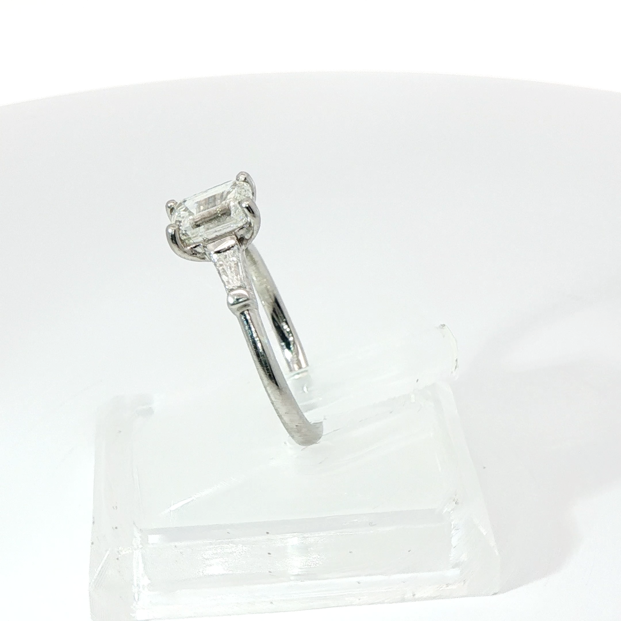 3 Stone Set Emerald / Tapered Baguette 0.75CT Centre TCW 1CT VS1 G-H Platinum Ring Size I)