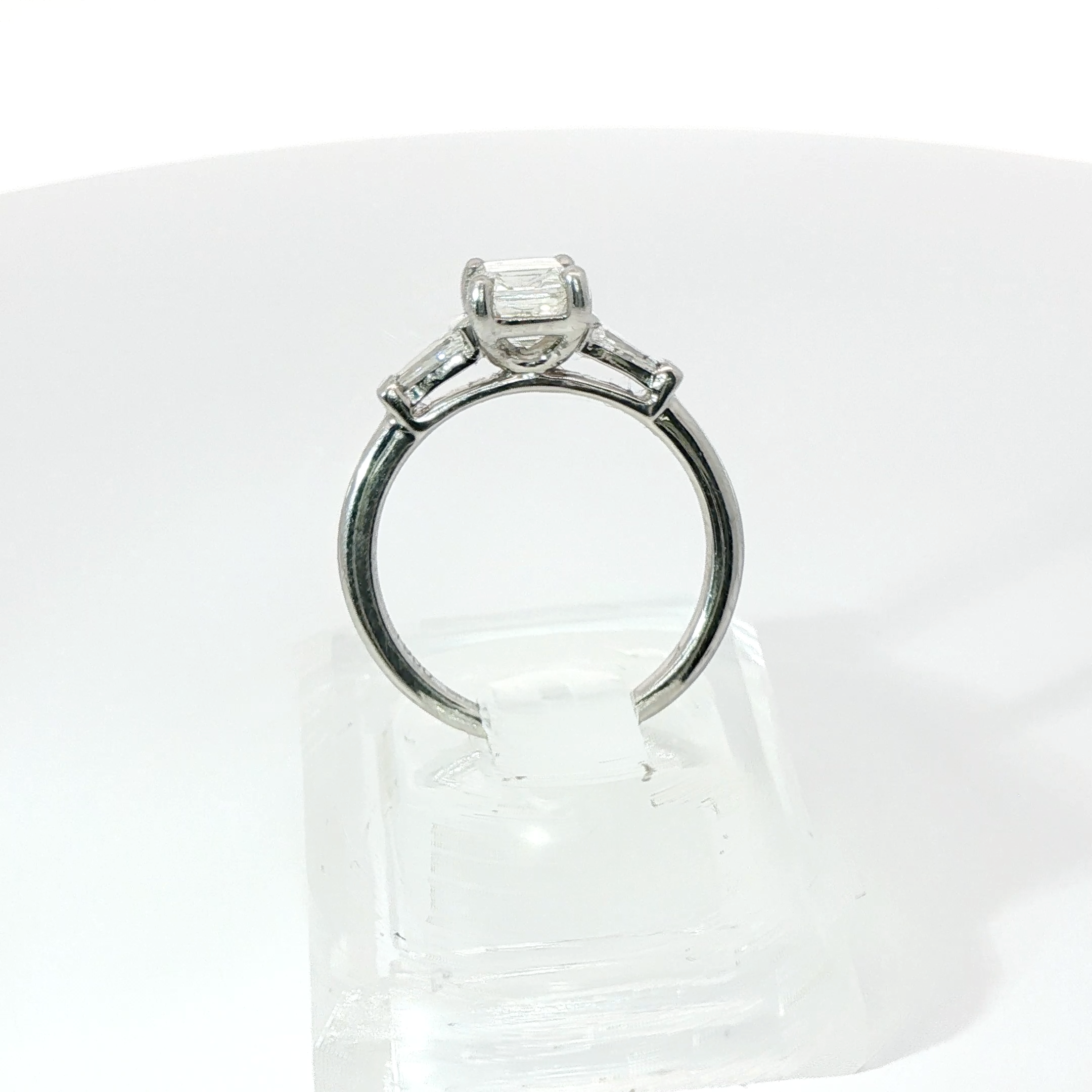 3 Stone Set Emerald / Tapered Baguette 0.75CT Centre TCW 1CT VS1 G-H Platinum Ring Size I)