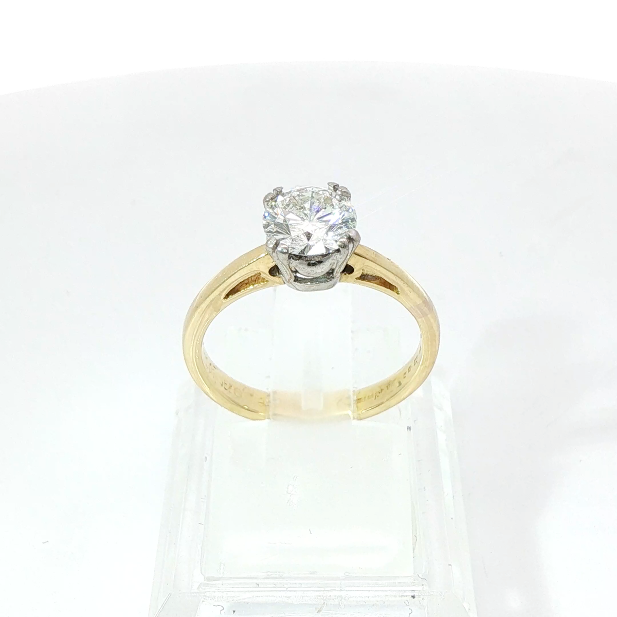 Double Prong Round Brilliant 1.01CT Lab Grown SI2 I 18CT Yellow Gold Ring Size M