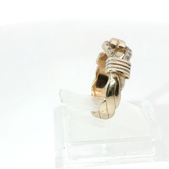 9CT Pre-owned Buckle Ring (Size M)