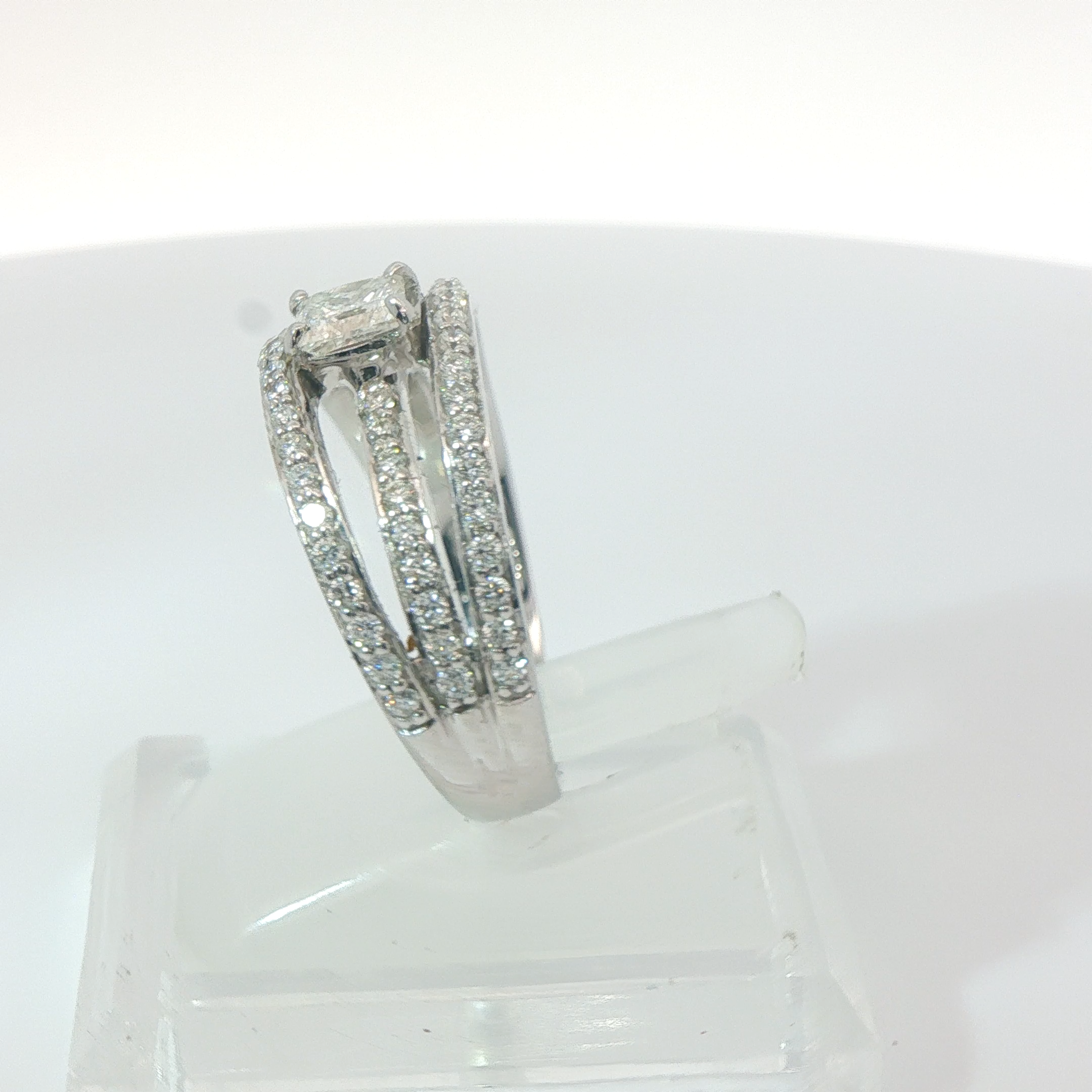 Princess / Round Brilliant 0.5CT Princess 1.15TCW VS1 - VS2 G 18CT White Gold 3 Band Solitaire Ring Size N