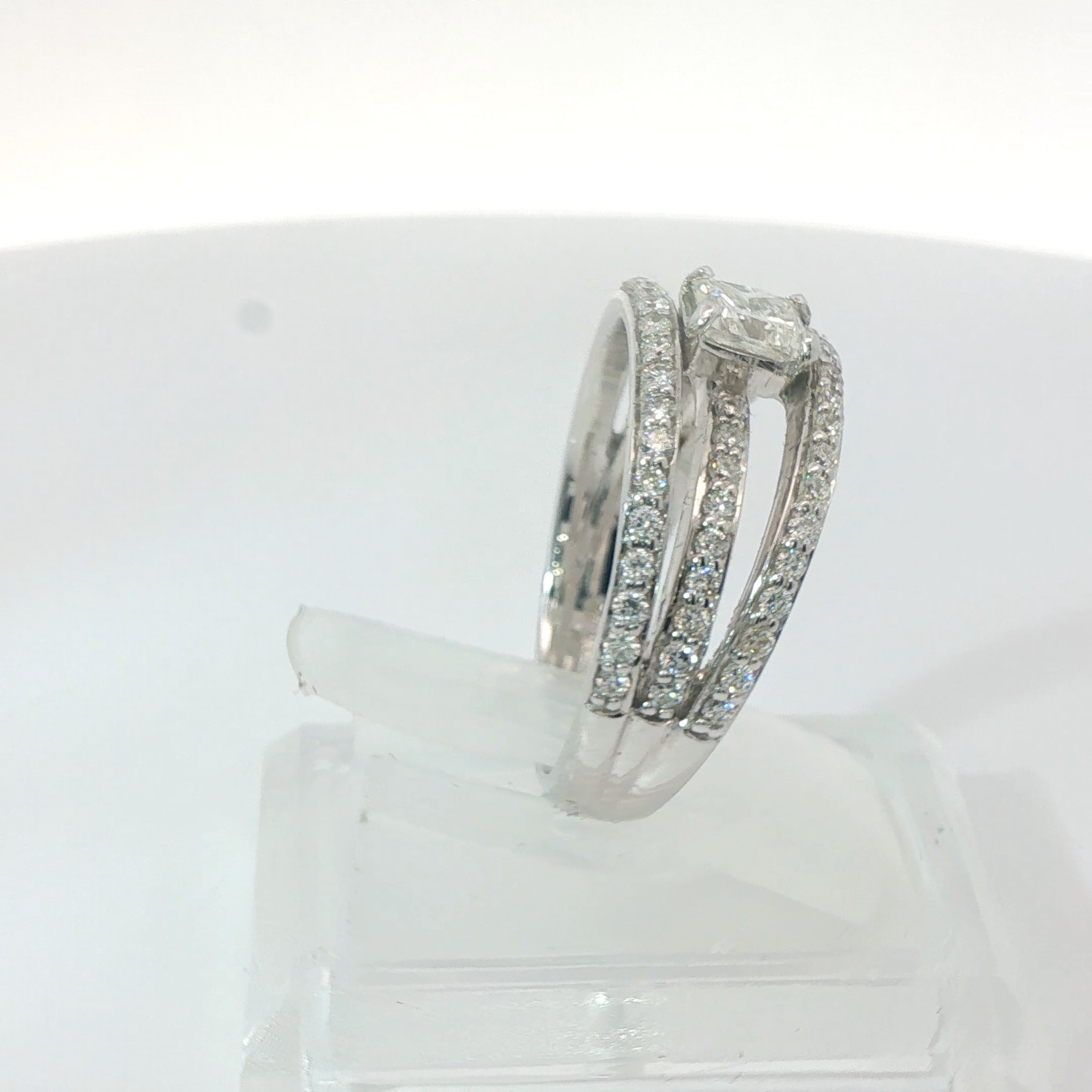 Princess / Round Brilliant 0.5CT Princess 1.15TCW VS1 - VS2 G 18CT White Gold 3 Band Solitaire Ring Size N