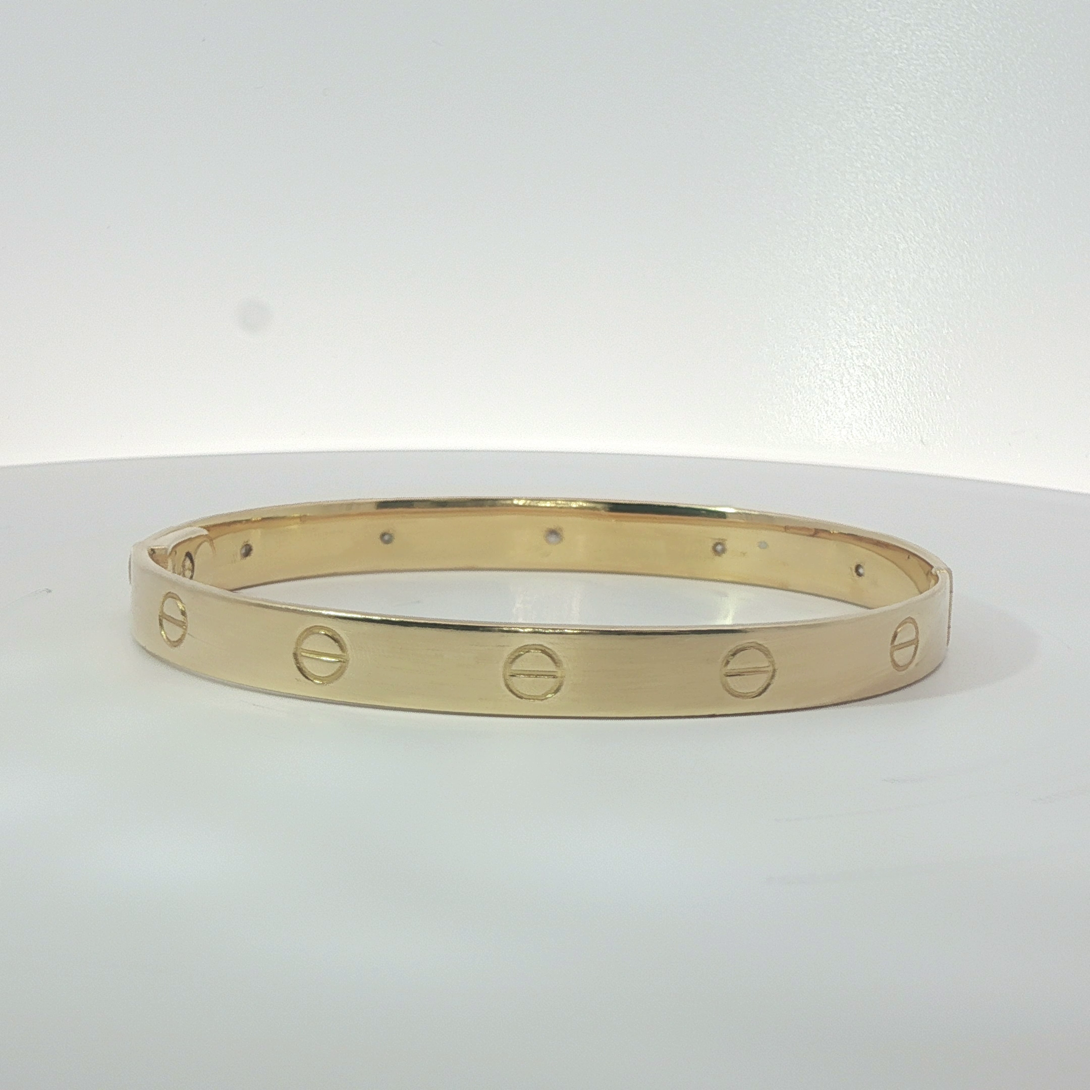6.5" Pre-Owned 9ct Screw Bangle ( 27.46g)