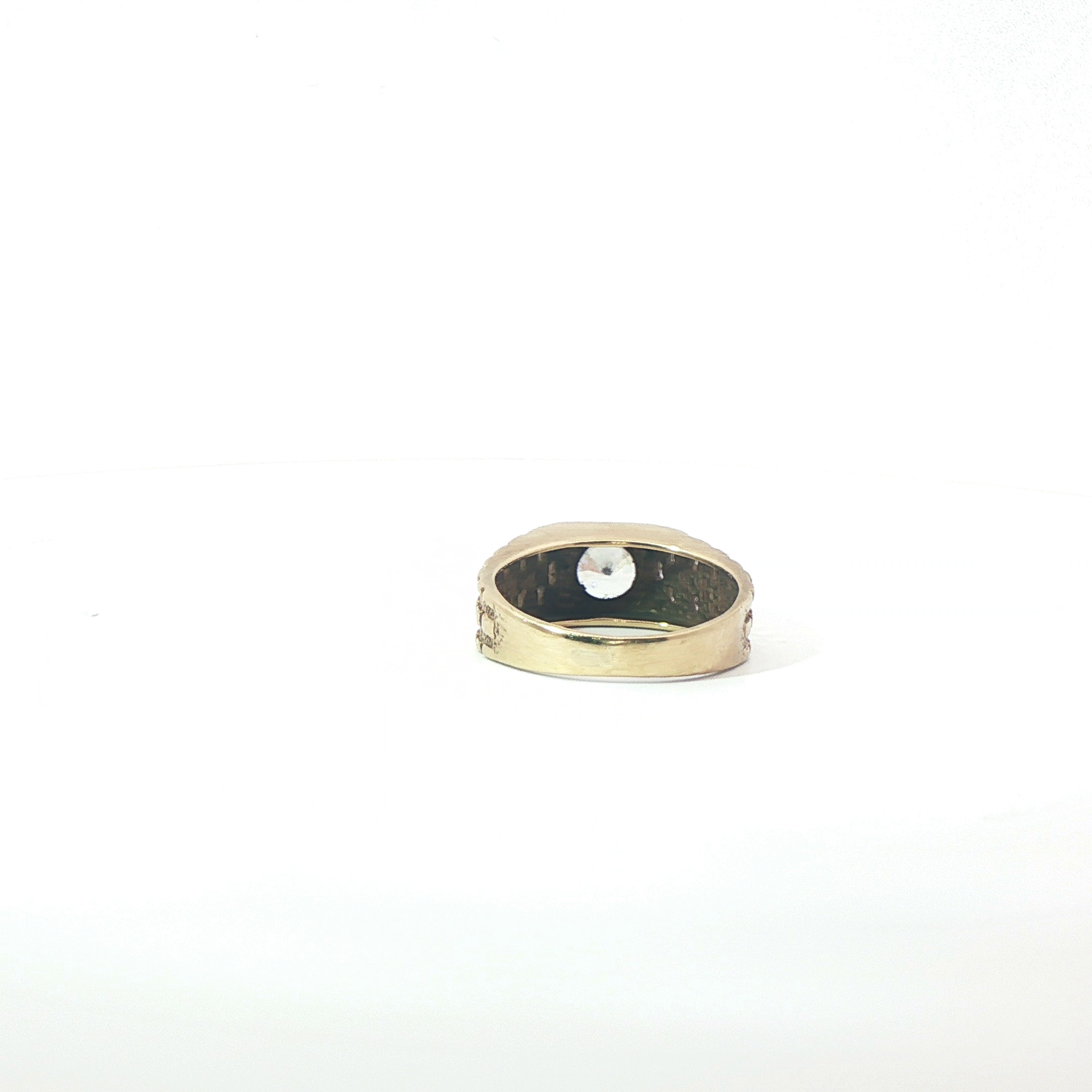 Size P Pre-Owned 9CT CZ Stone Set Ring (4.40g)