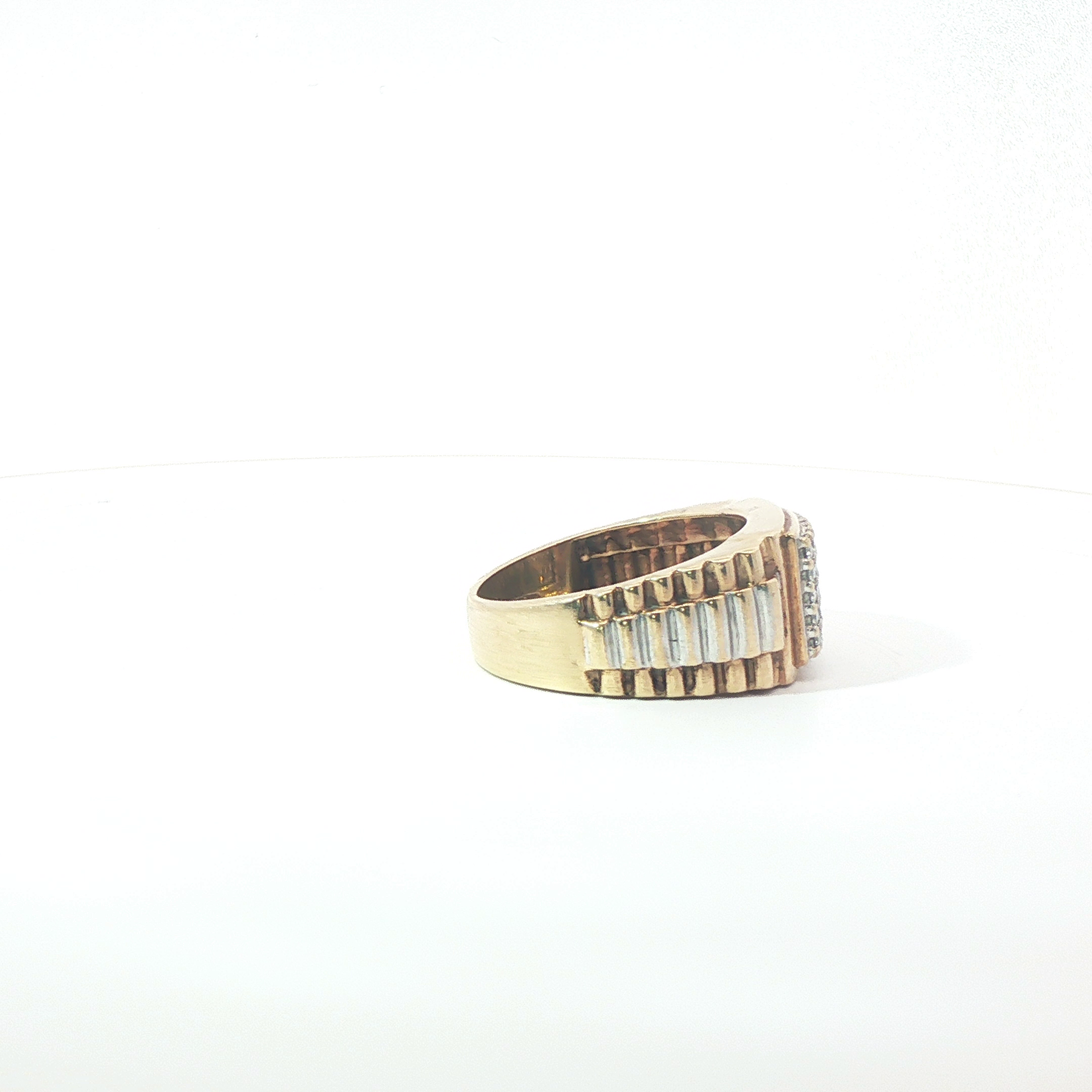 Size W Pre-Owned 9Ct Stone Set CZ Ring (8.01g)