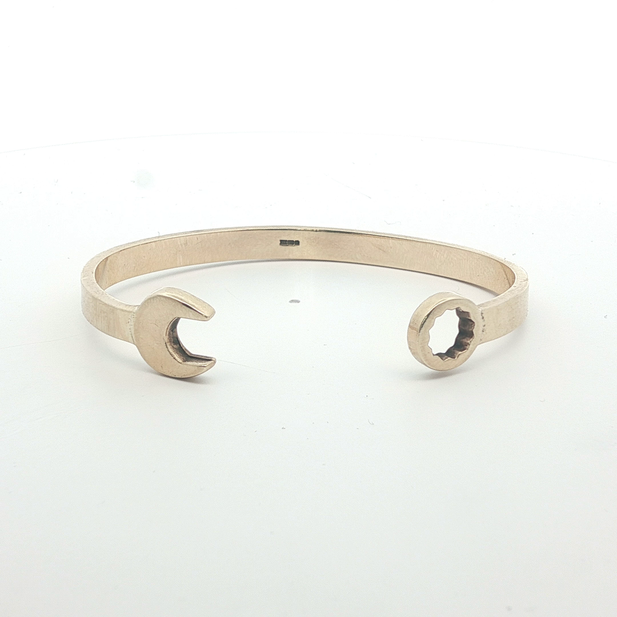 6.5" - Pre Owned - 9ct - Spanner Bangle - ( 14.46g )