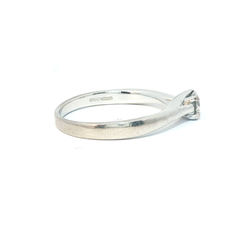18ct 0.35ct Solitaire SI1/2 H-1 - Goldbank Jewellers