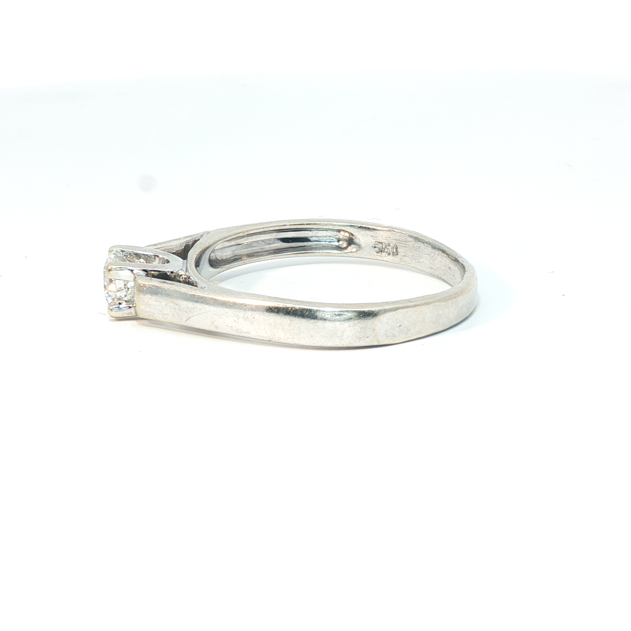 18ct White gold 0.35ct solitaire - Goldbank Jewellers