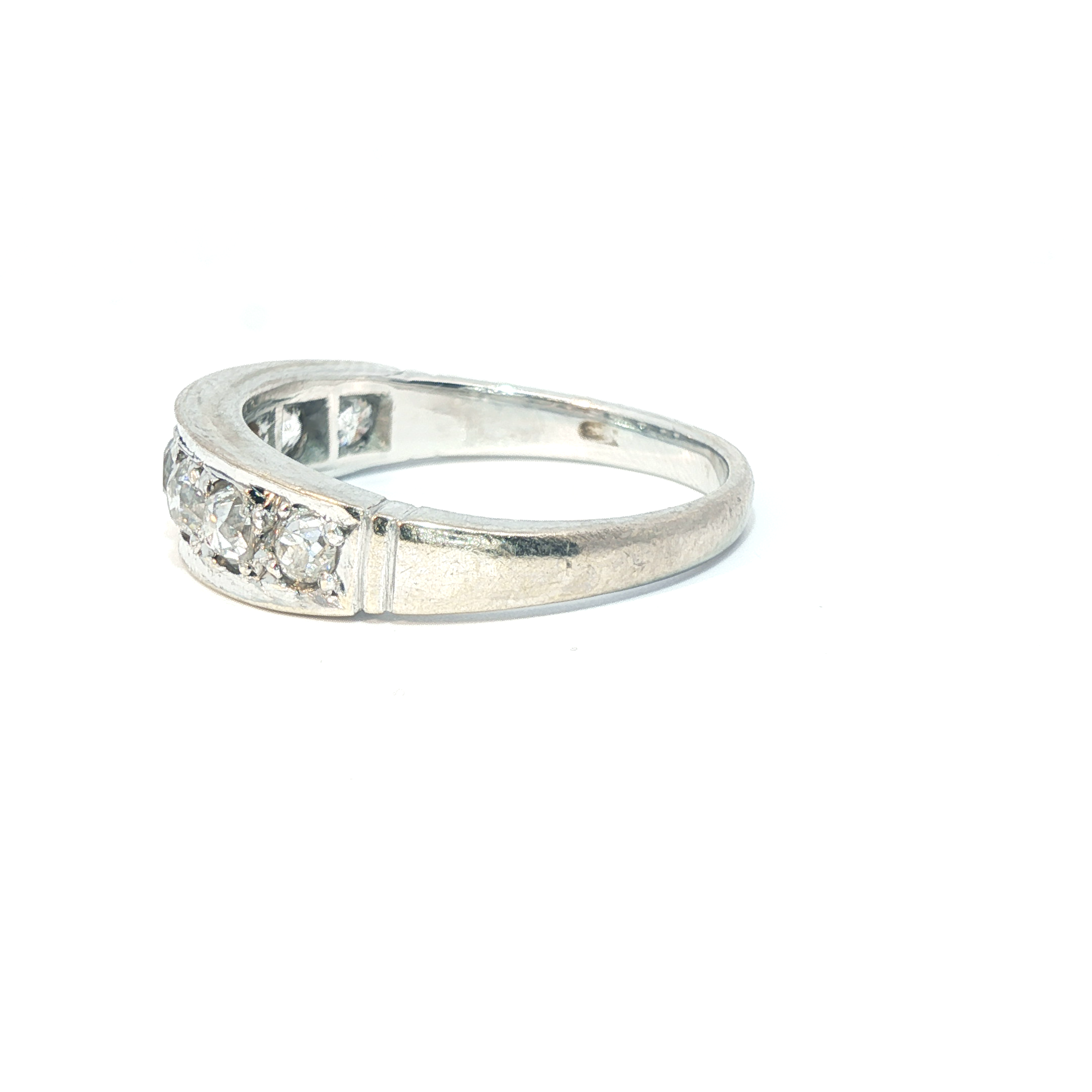 18ct white gold 7 stone diamond band - Goldbank Jewellers