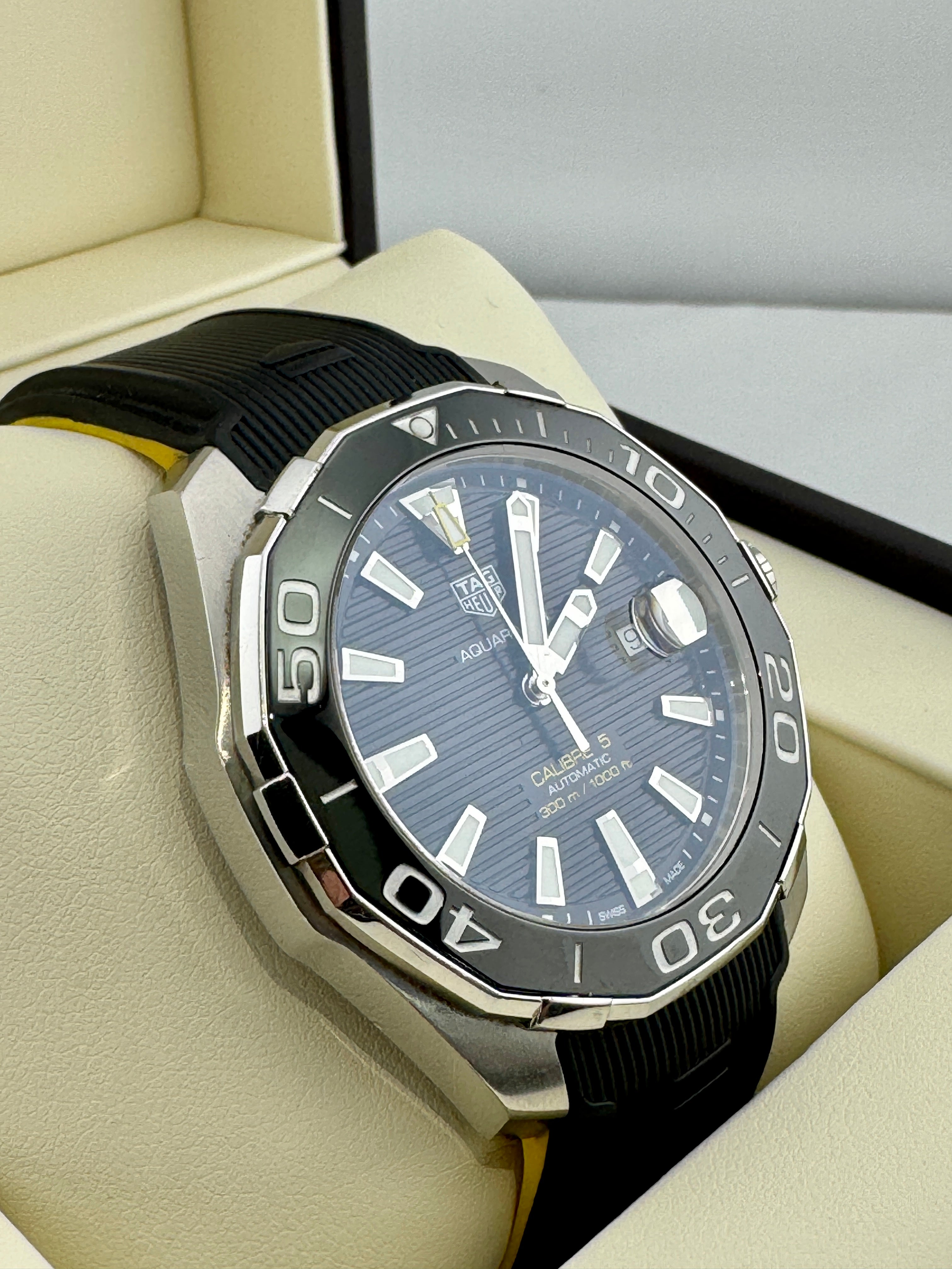 Pre Owned - Tag Aquaracer Calibre 5 - WAY201A - 43mm - 2016 - Full Set - Goldbank Jewellers