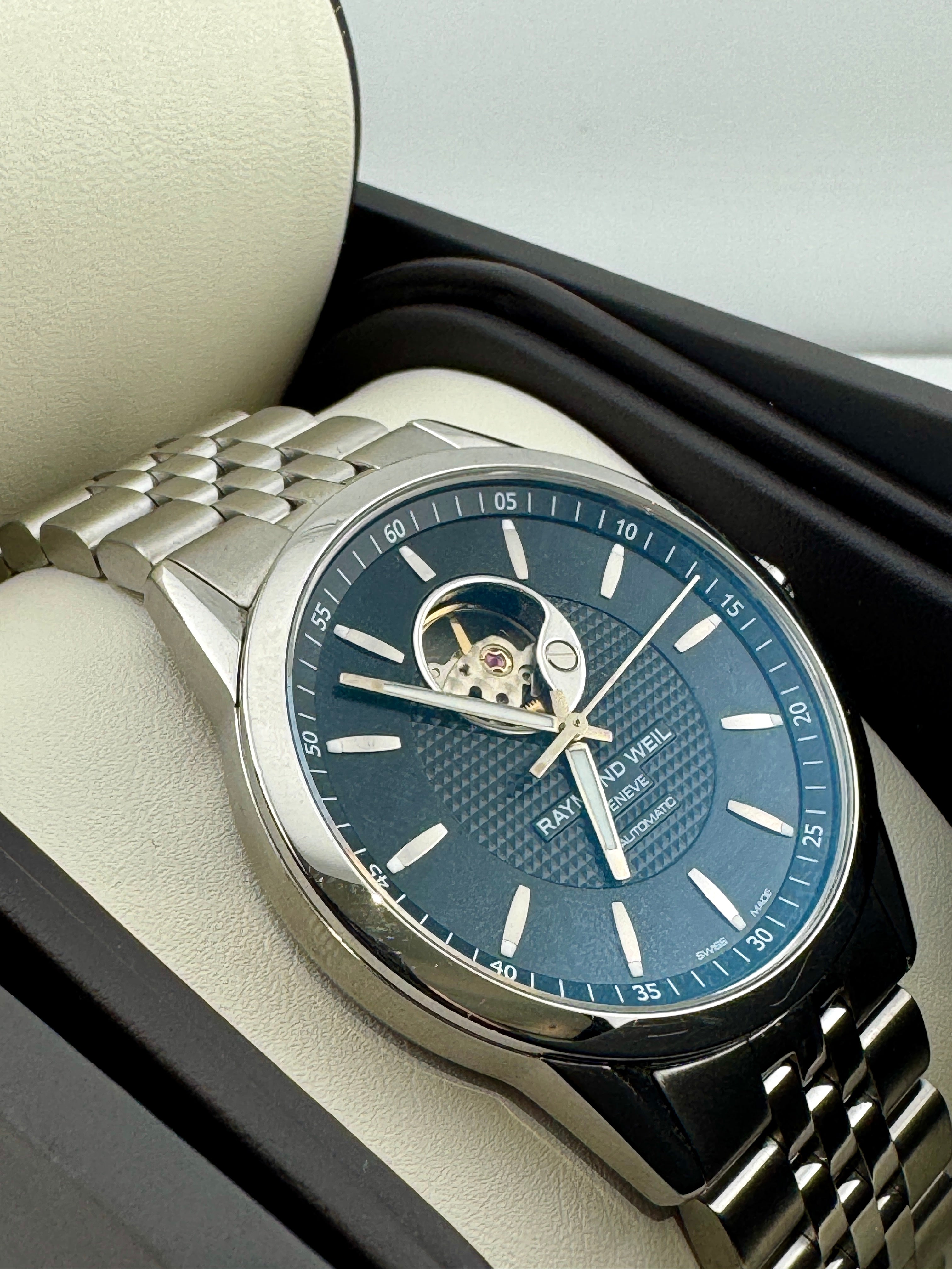 Pre Owned - Raymond Weil Open Heart - 2025 - 40mm - 4200 - Full Set - Goldbank Jewellers