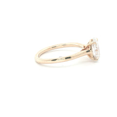 18ct Oval Diamond Solitaire 1CT Taper Shoulders (LAB-GROWN) VS1 E/F 18CT - Goldbank Jewellers