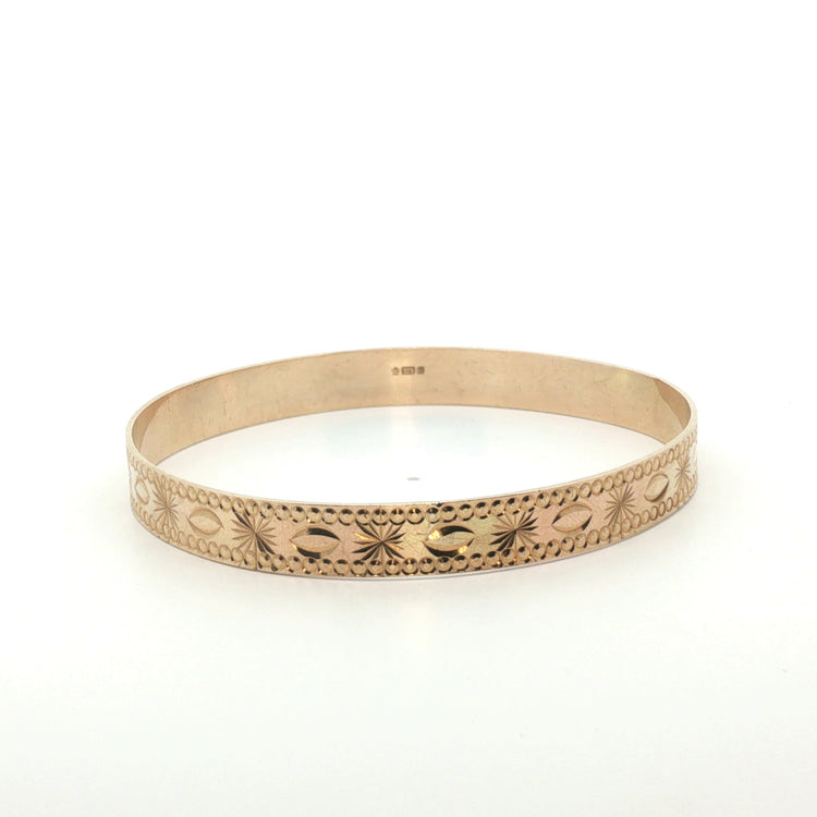 9ct - Pre owned - Patterned Bangle - 8" - (13.26g) - 8mm