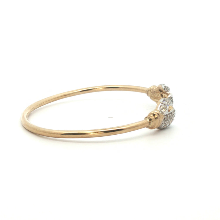 9ct - Pre owned - Boxing gloves torque bangle - 5.25"- (6.45g) - 2mm