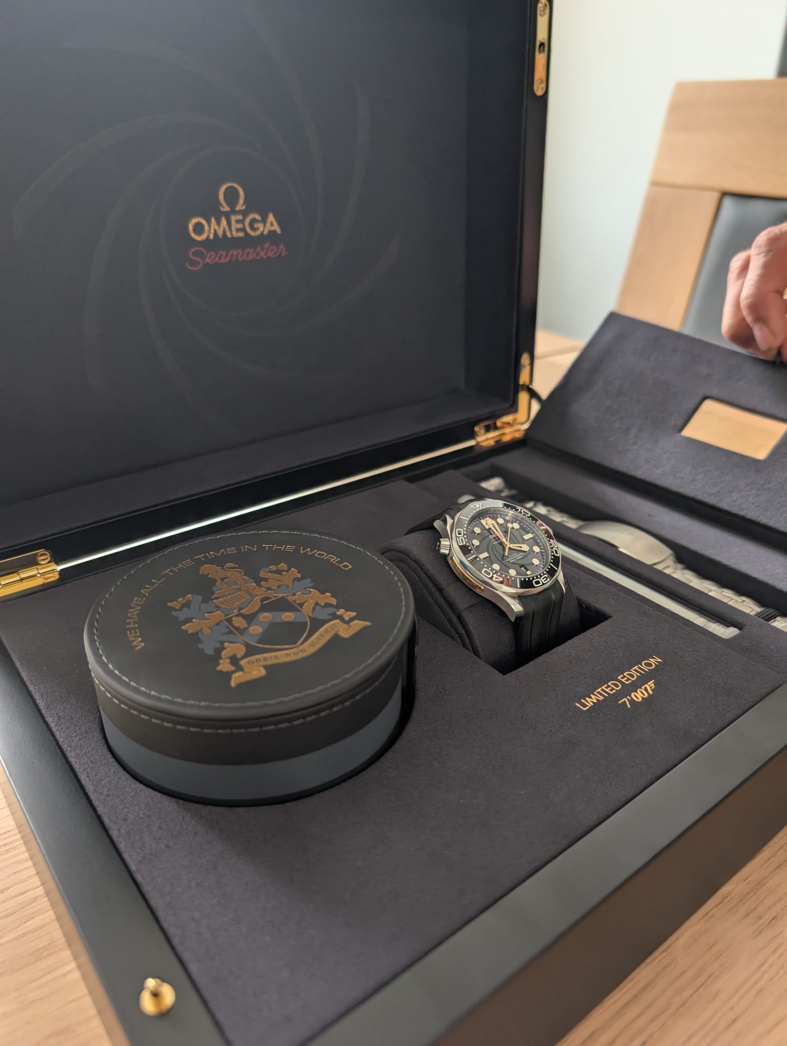 2019 Omega Seamaster 300M James Bond 007 Limited Edition | Ref. 210.22.42.20.01.004 | 42mm | Full Set